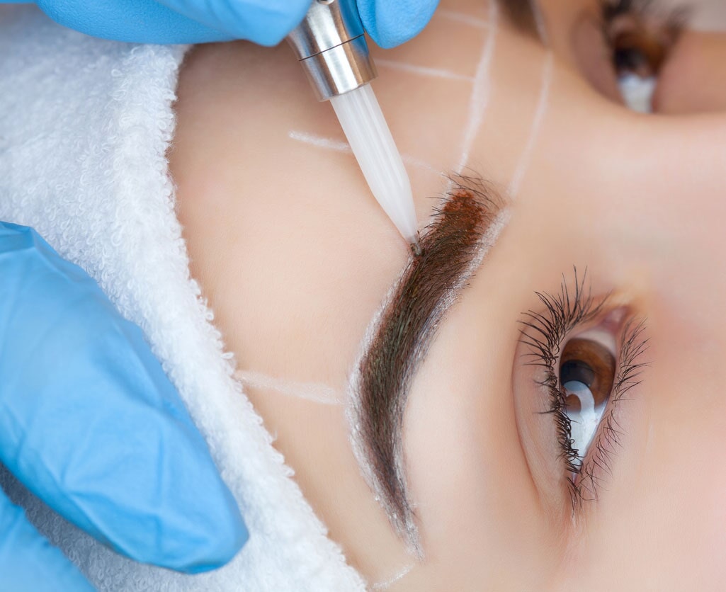 عملية تجميل الحواجب في تركيا